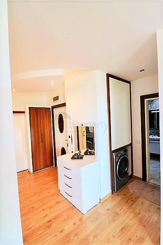 Трехкомнатная квартира в окружении апельсиновых рощ