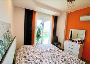 Трехкомнатная квартира в окружении апельсиновых рощ