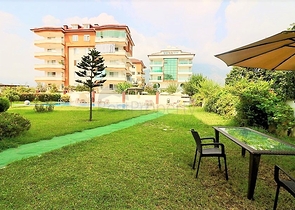 Трехкомнатная квартира в окружении апельсиновых рощ