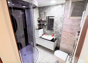 Трехкомнатная квартира в окружении апельсиновых рощ