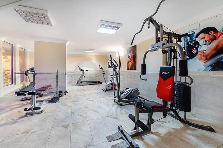 Двухкомнатная квартира с мебелью на аренду