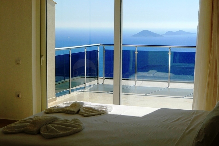 Вилла с 5-ю спальнями в курортном городе Каш