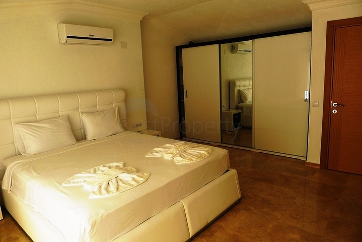 Вилла с 5-ю спальнями в курортном городе Каш