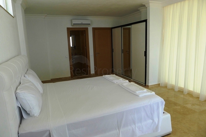 Вилла с 5-ю спальнями в курортном городе Каш