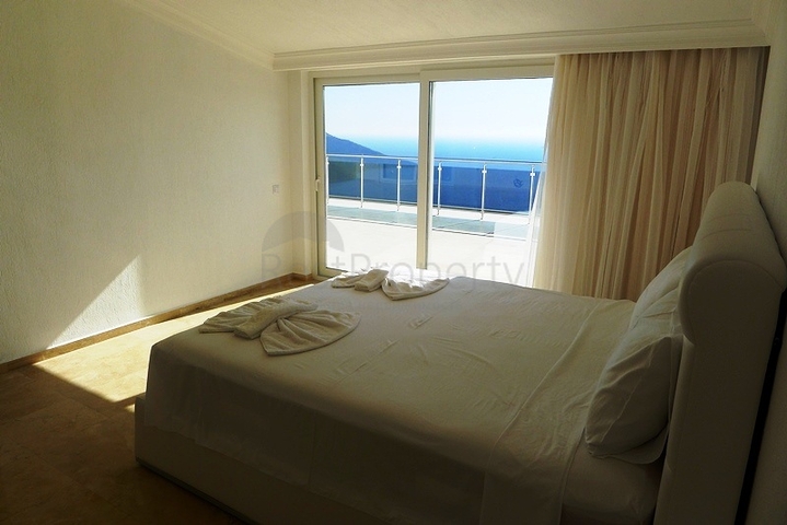 Вилла с 5-ю спальнями в курортном городе Каш