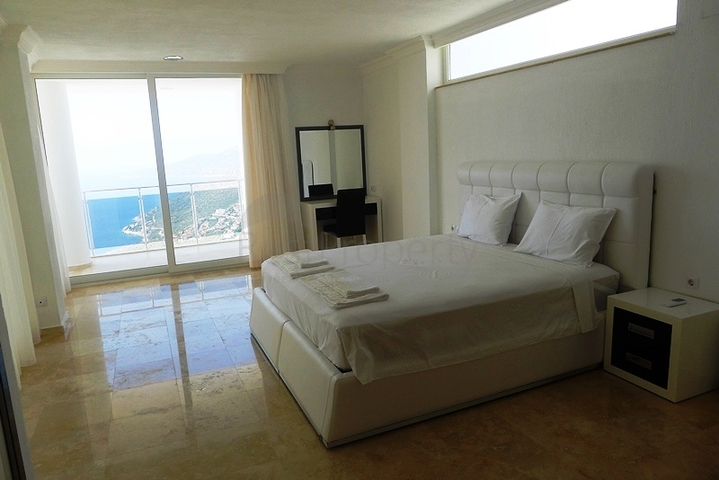 Вилла с 5-ю спальнями в курортном городе Каш