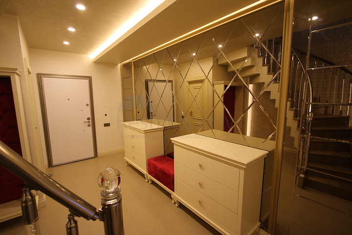 Готовые триплекс виллы в Анталии в районе Коньяалты