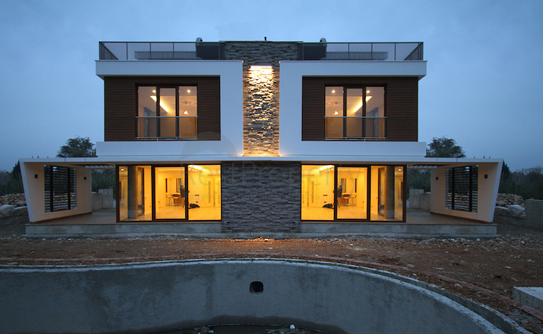 Готовые триплекс виллы в Анталии в районе Коньяалты