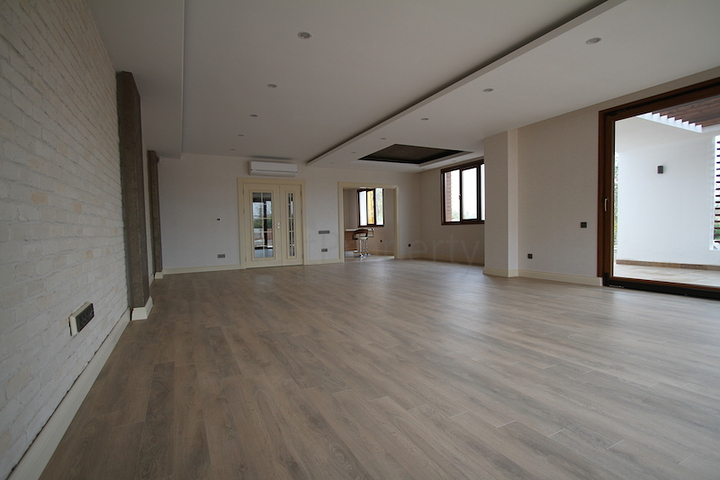 Готовые триплекс виллы в Анталии в районе Коньяалты