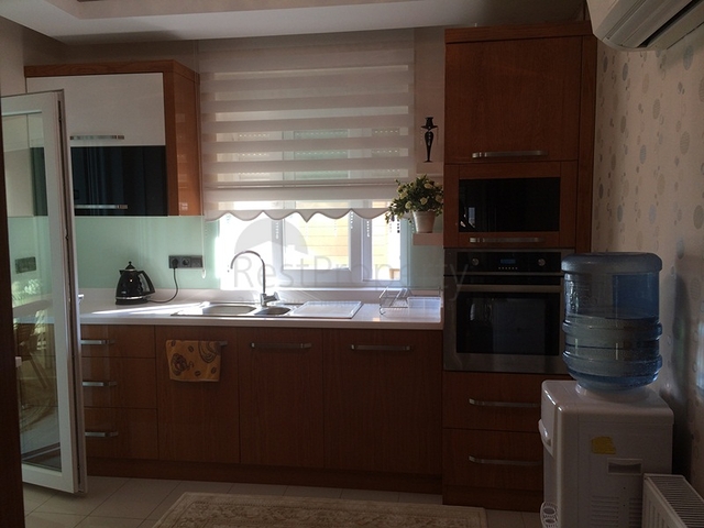 Квартира с мебелью с  3 спальнями в  самом центре  Лары, Анталия