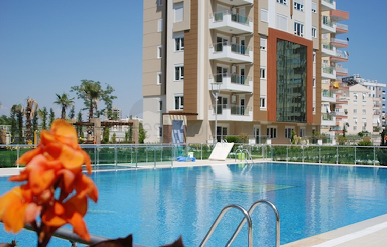 Квартира с мебелью с  3 спальнями в  самом центре  Лары, Анталия