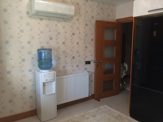 Квартира с мебелью с  3 спальнями в  самом центре  Лары, Анталия