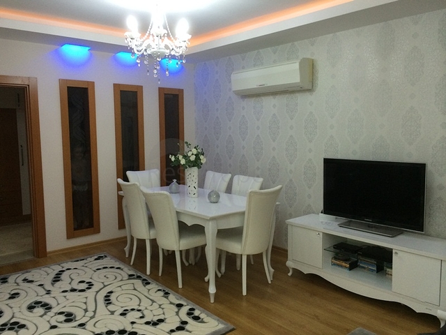 Квартира с мебелью с  3 спальнями в  самом центре  Лары, Анталия