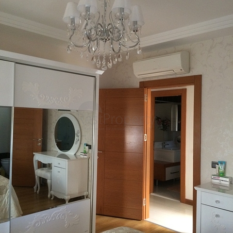 Квартира с мебелью с  3 спальнями в  самом центре  Лары, Анталия