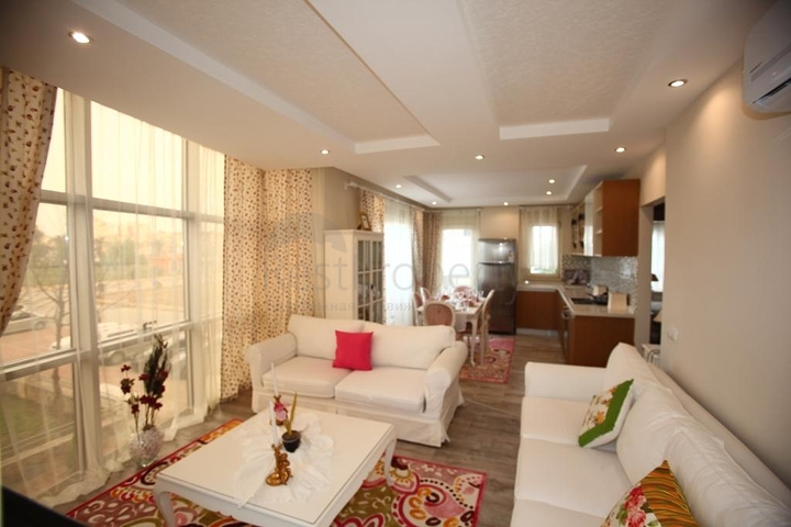 Квартира 1+1 на аренду в Анталии Site Rose