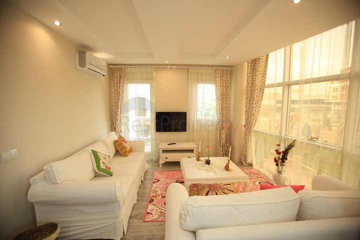 Квартира 1+1 на аренду в Анталии Site Rose