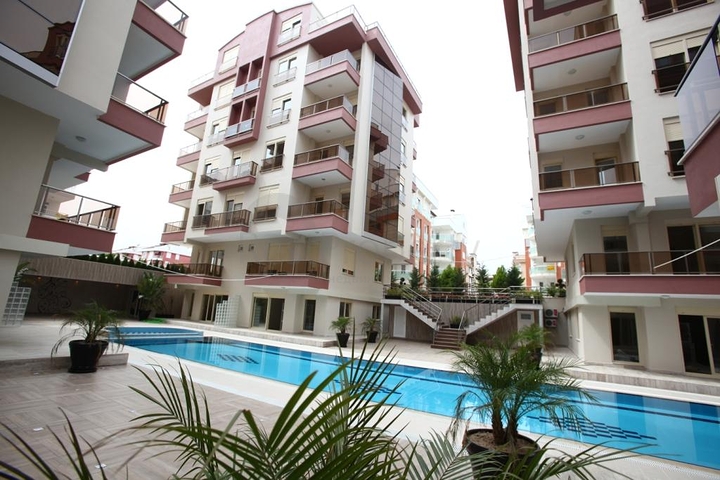 Квартира 1+1 на аренду в Анталии Site Rose