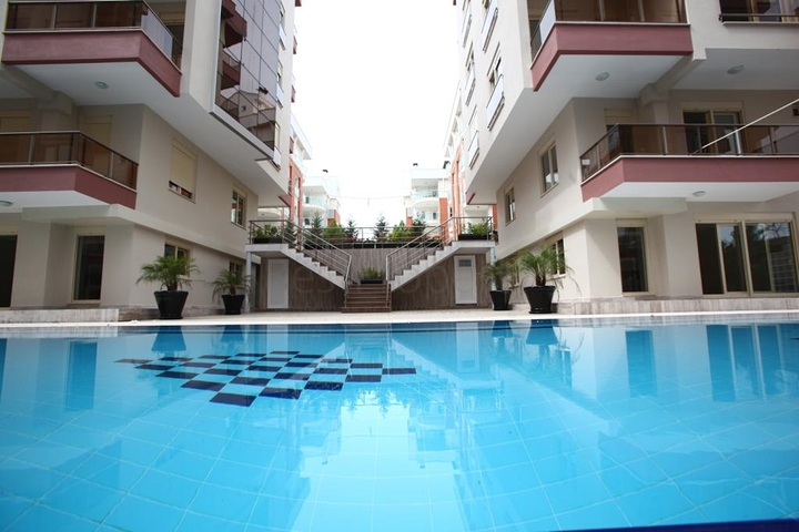 Квартира 1+1 на аренду в Анталии Site Rose