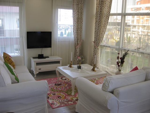 Квартира 1+1 на аренду в Анталии Site Rose