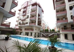 Квартира 1+1 на аренду в Анталии Site Rose