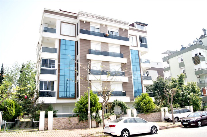 Квартира 1+1 с мебелью в Лимане Коньяалты 350 м до моря