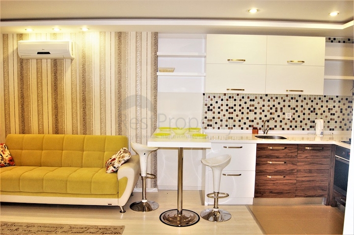 Квартира 1+1 с мебелью в Лимане Коньяалты 350 м до моря