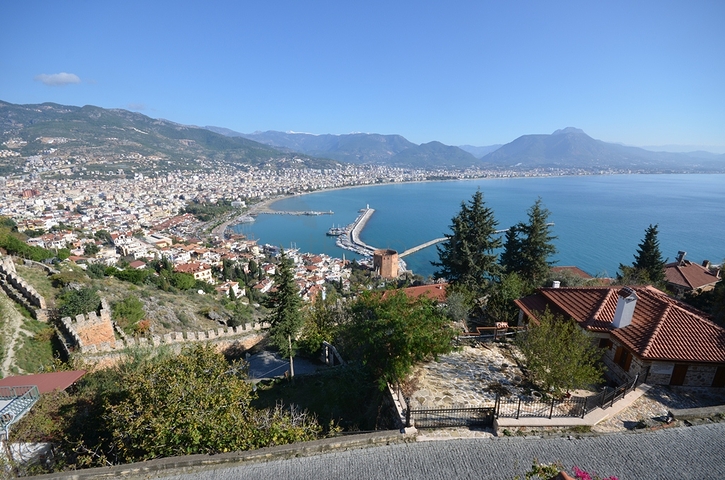 Исторический особняк в средневековой аланийской крепости