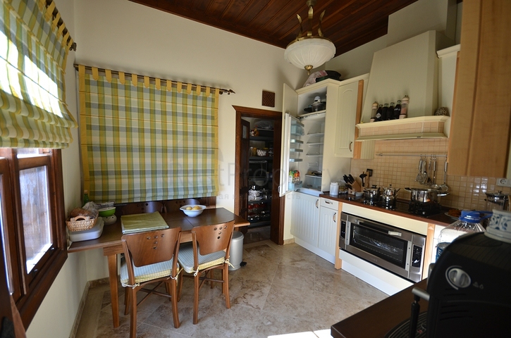 Исторический особняк в средневековой аланийской крепости