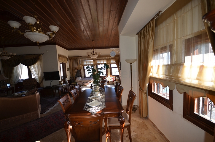 Исторический особняк в средневековой аланийской крепости