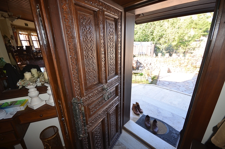 Исторический особняк в средневековой аланийской крепости