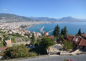 Исторический особняк в средневековой аланийской крепости