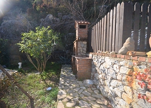 Исторический особняк в средневековой аланийской крепости