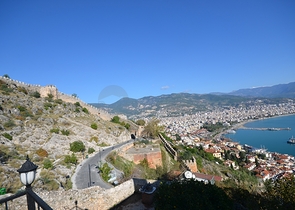 Исторический особняк в средневековой аланийской крепости