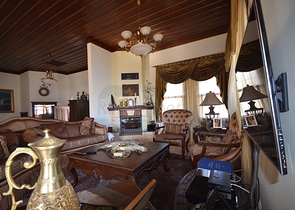 Исторический особняк в средневековой аланийской крепости