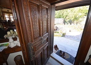 Исторический особняк в средневековой аланийской крепости