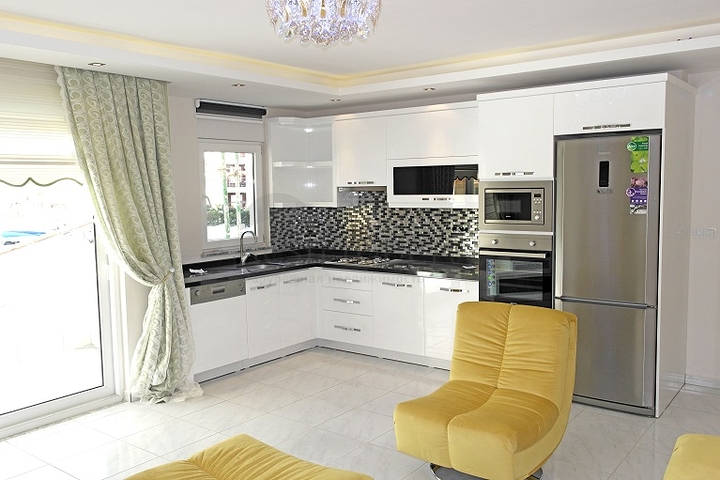 Современный жилой комплекс всего в 250 метрах от моря