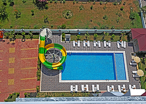 Современный жилой комплекс всего в 250 метрах от моря