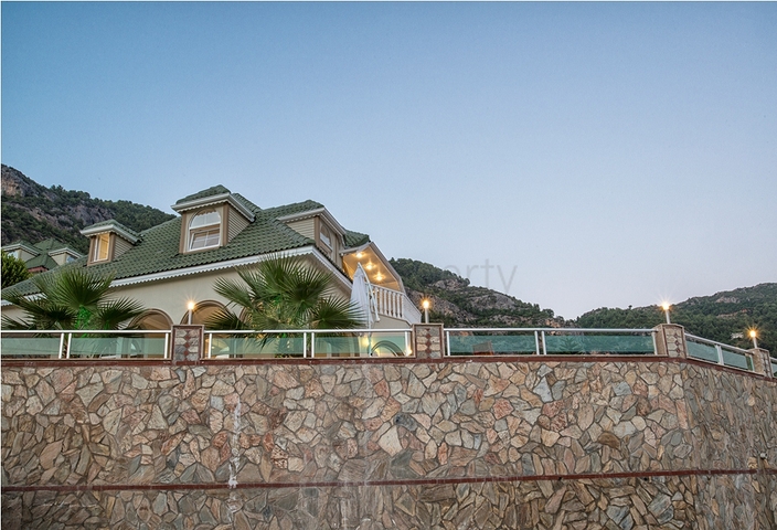 Шикарные виллы с личным бассейном и видом на море