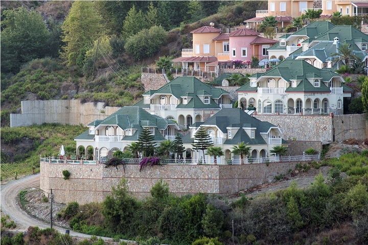 Шикарные виллы с личным бассейном и видом на море