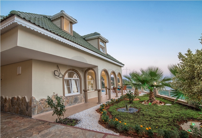 Шикарные виллы с личным бассейном и видом на море