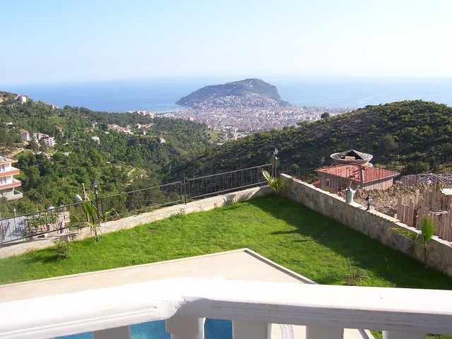 Шикарные виллы с личным бассейном и видом на море