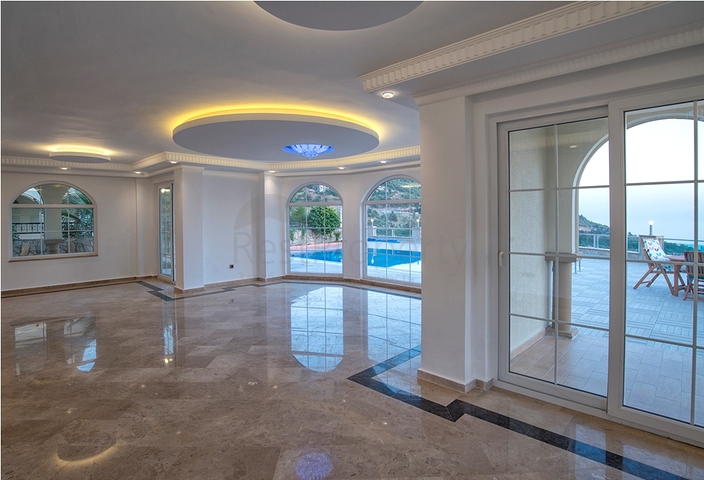 Шикарные виллы с личным бассейном и видом на море