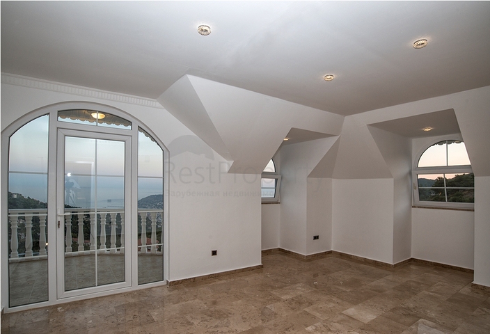 Шикарные виллы с личным бассейном и видом на море