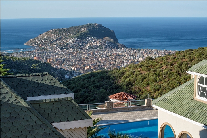 Шикарные виллы с личным бассейном и видом на море