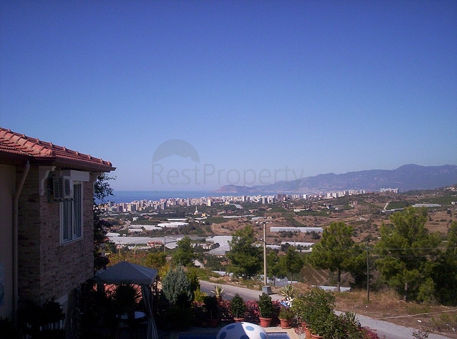 Вилла в живописном месте, с видом на Средиземное море!