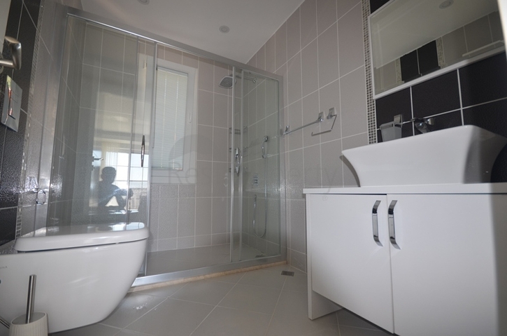 Шикарный особняк 5+2 в Фетхие