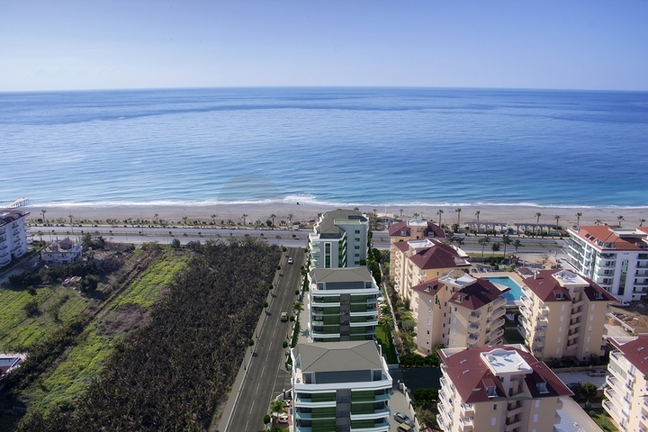 Современный комплекс в Кестеле на первой линии  Современный комплекс в Кестеле на первой линии