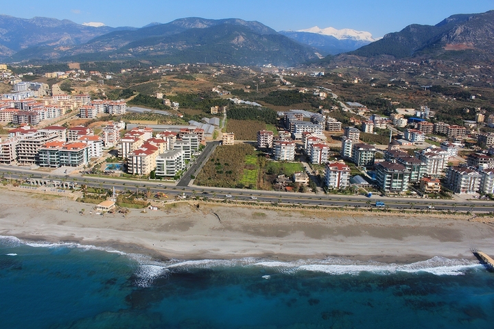 Современный комплекс в Кестеле на первой линии  Современный комплекс в Кестеле на первой линии