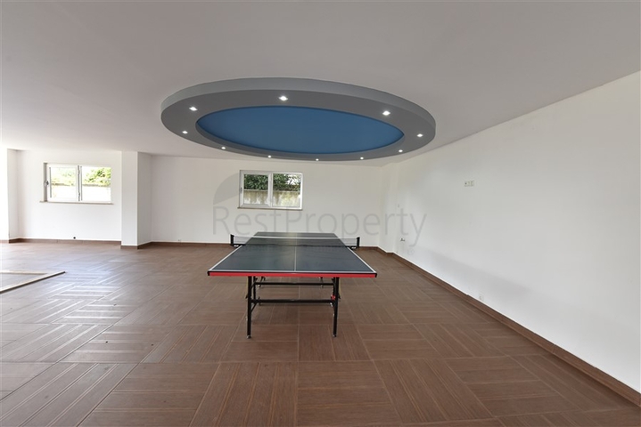 Современный комплекс в Кестеле на первой линии  Современный комплекс в Кестеле на первой линии