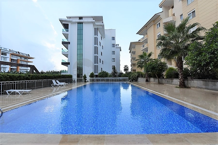 Современный комплекс в Кестеле на первой линии  Современный комплекс в Кестеле на первой линии